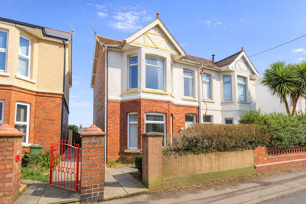 Property photo 1 of 21