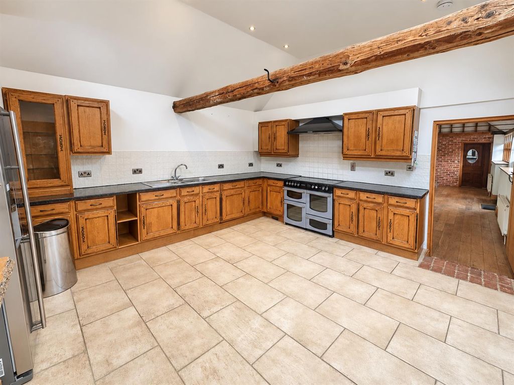 Property photo 2 of 17 69A4c197-Ccde-4E10-A54A-52ce5A06Edf9.Png