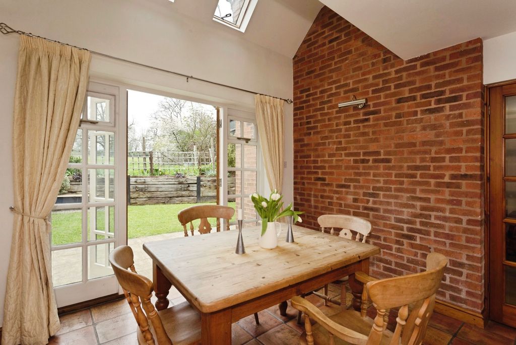 Property photo 3 of 20 Pbox-Img.Jpg