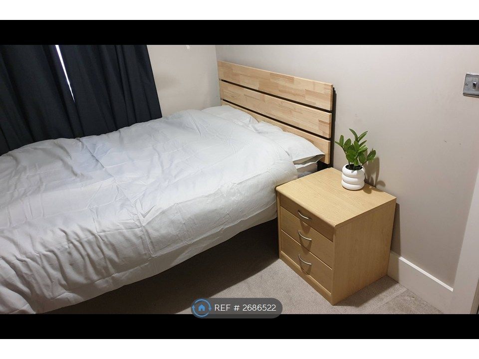 Property photo 2 of 12 Bedroom