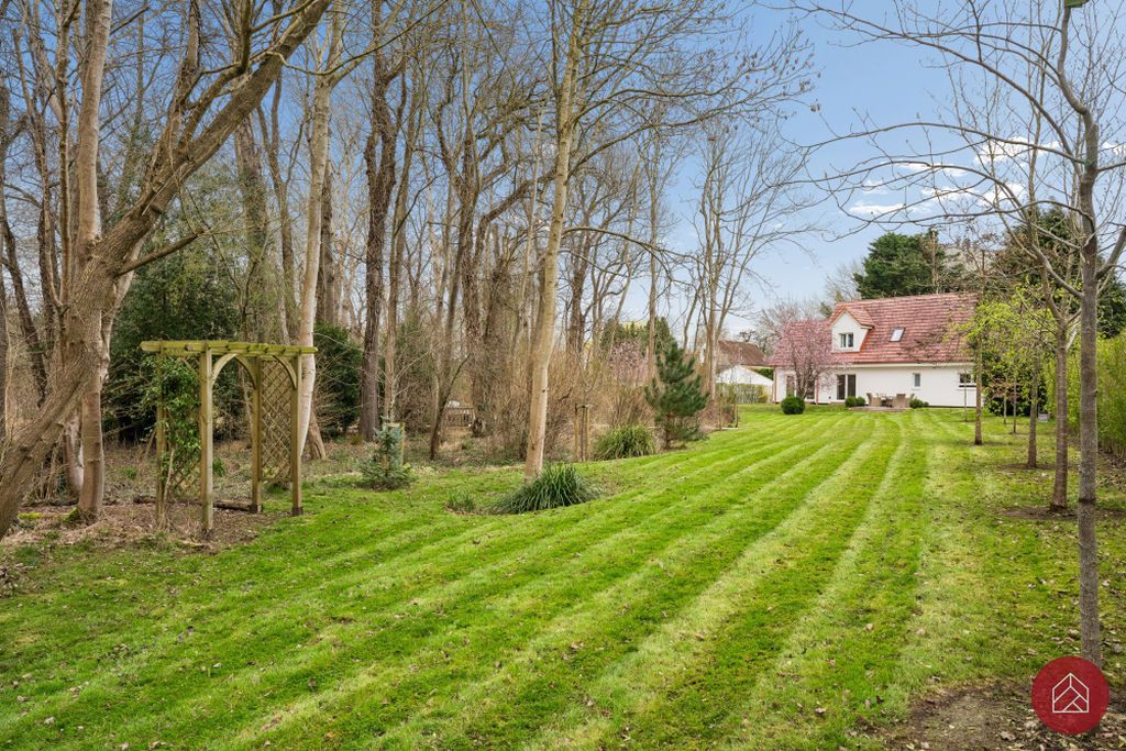 Property photo 1 of 31 Photo 33