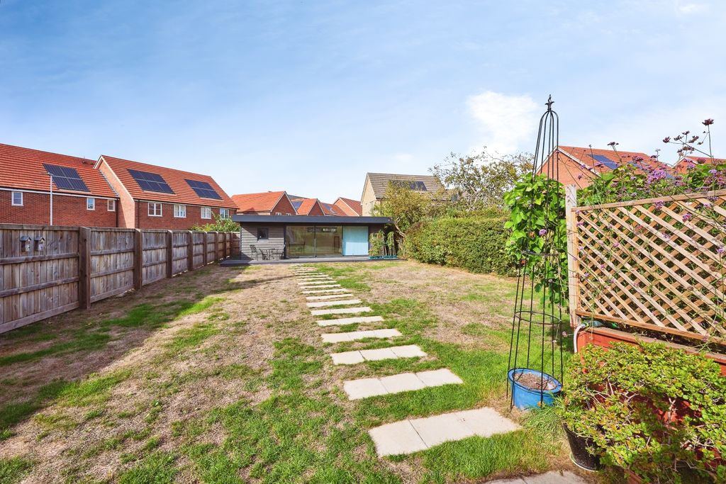 Property photo 2 of 20 Rear Garden And Annexe