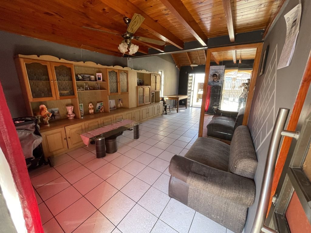 Property photo 2 of 24