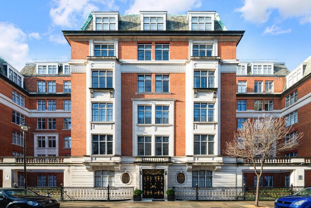 Property photo 1 of 11 Front (Exterior)