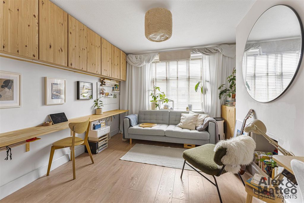 Property photo 2 of 15 Gabriel House