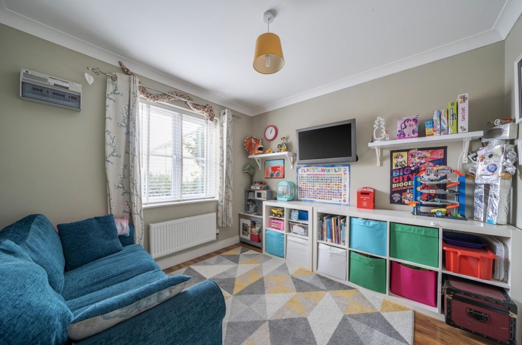 Property photo 2 of 24 1417419-9-6996388c2Da1A