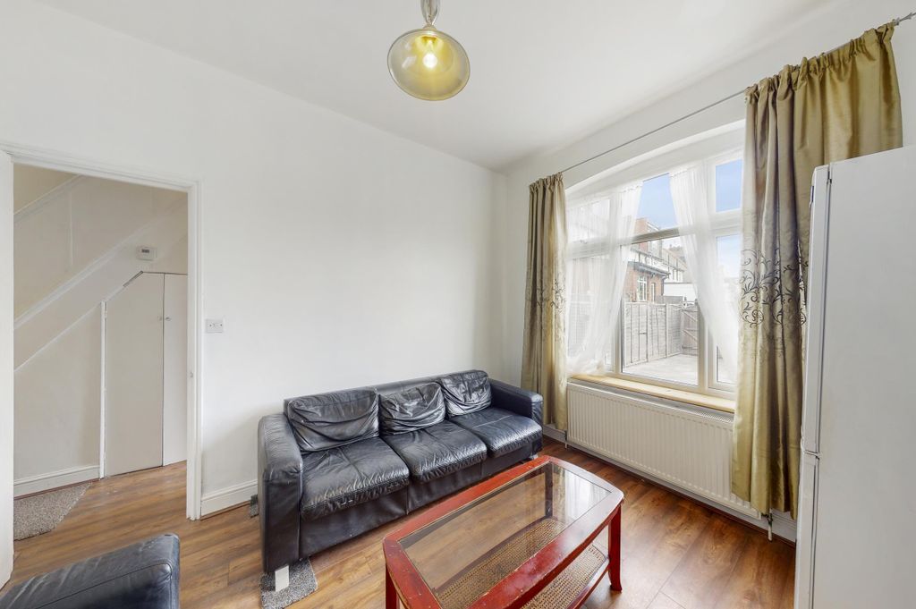 Property photo 1 of 8