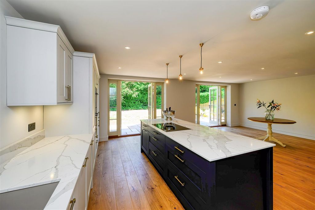 Property photo 3 of 23 Leewood - Internal (37 Of 40).Jpg