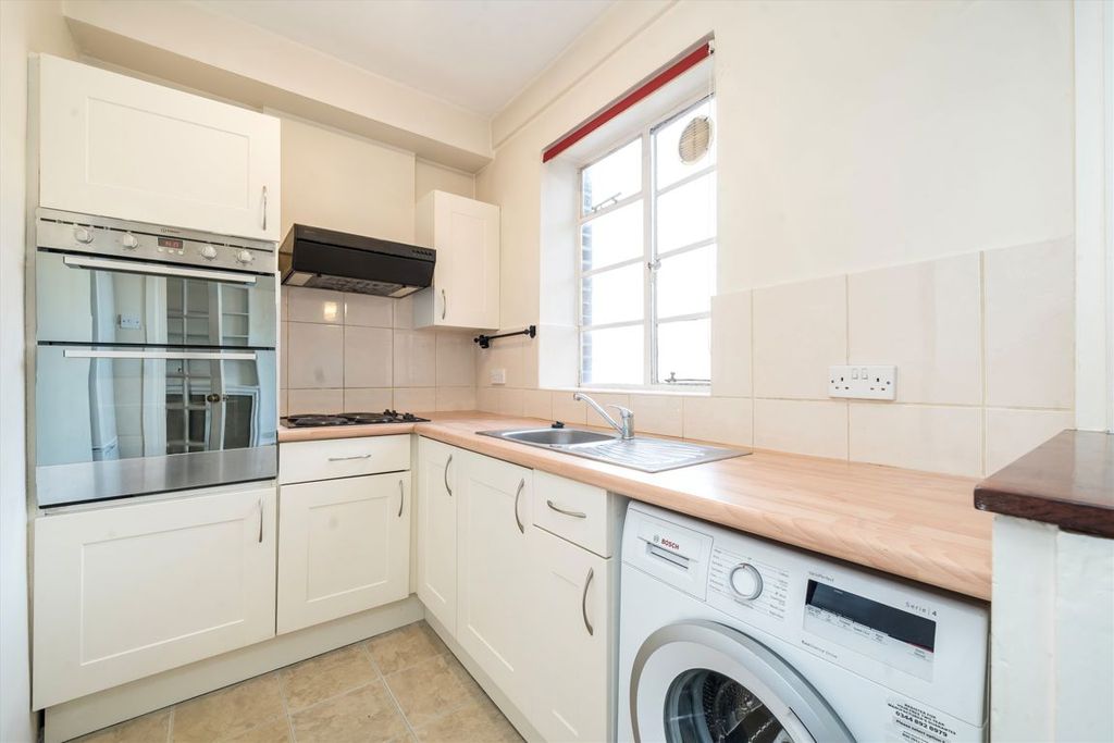 Property photo 3 of 5