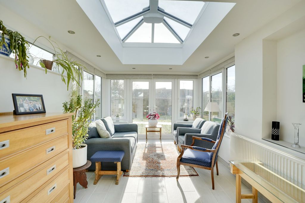 Property photo 3 of 25