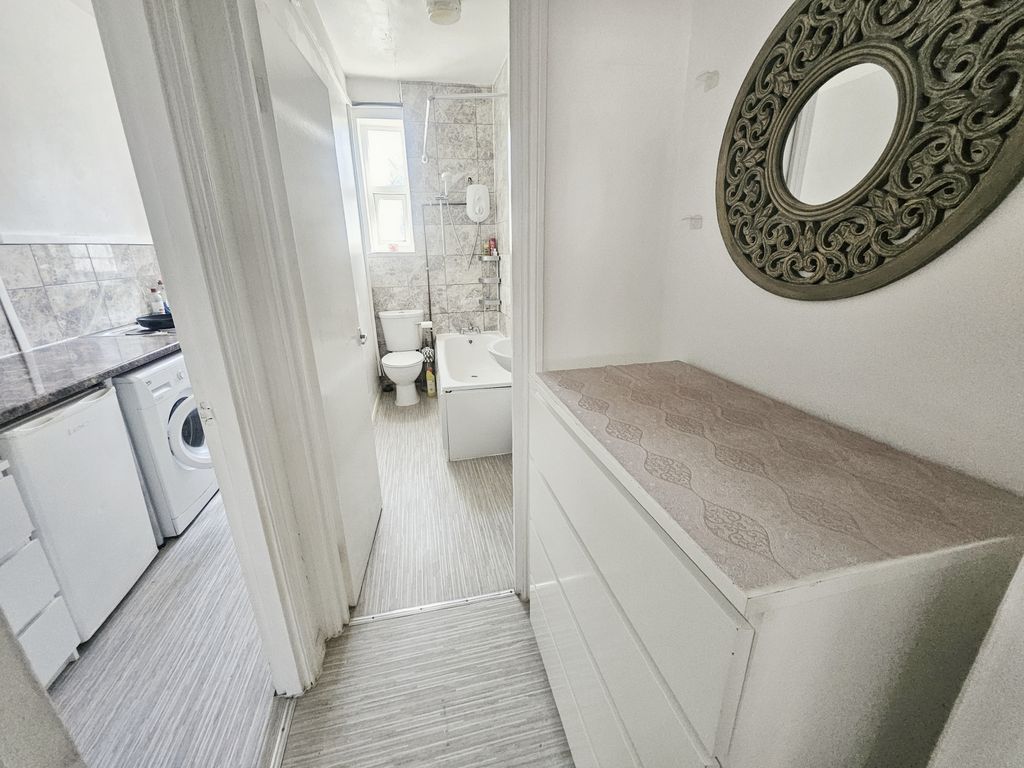 Property photo 3 of 5 Gallery