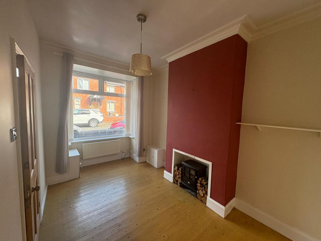 Property photo 2 of 8