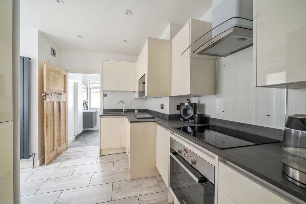 Property photo 3 of 17 Picture No. 22