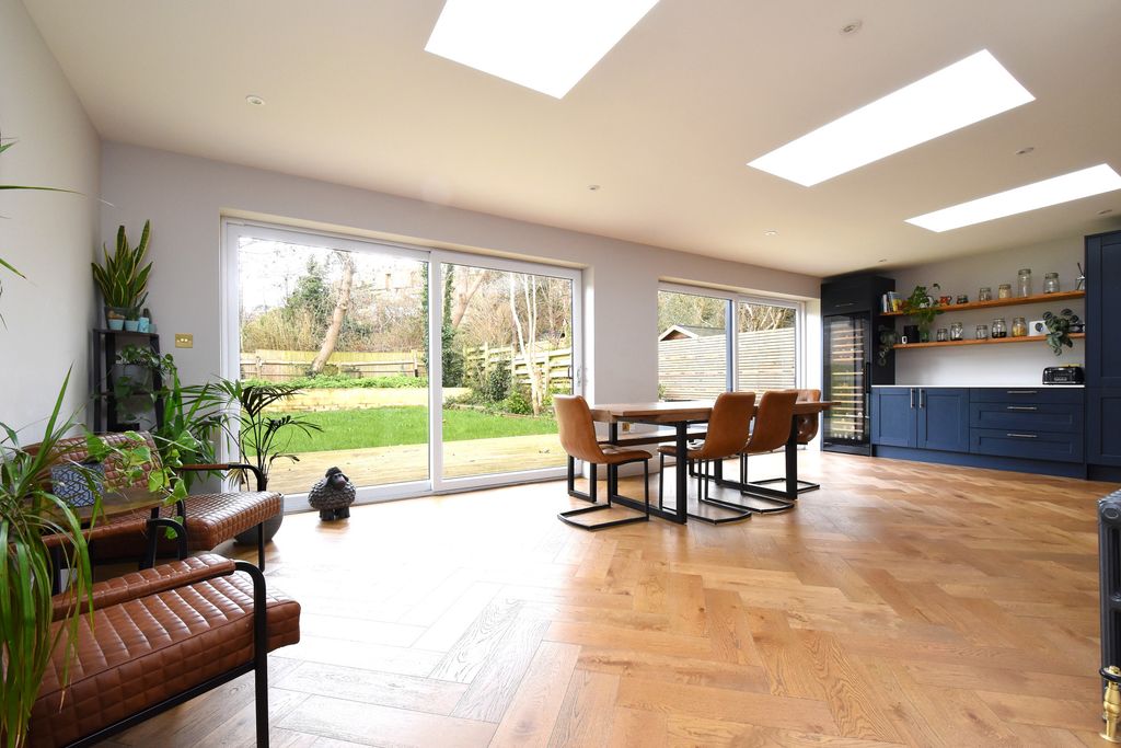 Property photo 1 of 24