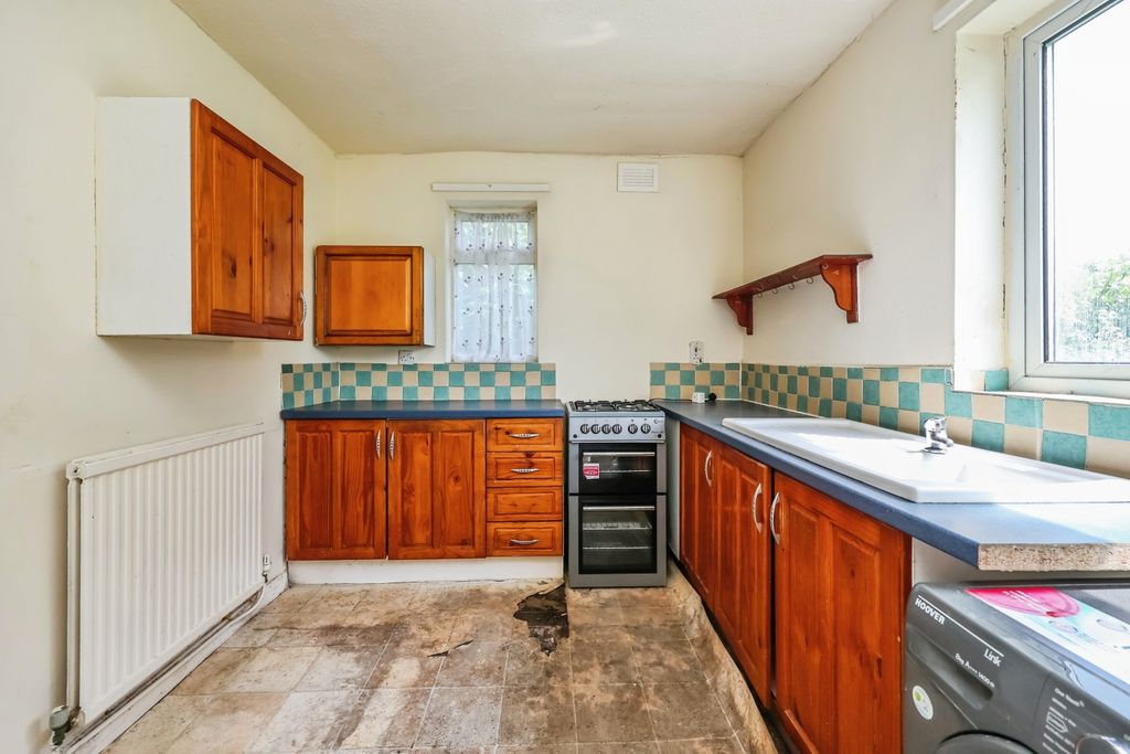 Property photo 2 of 15 Kitchen