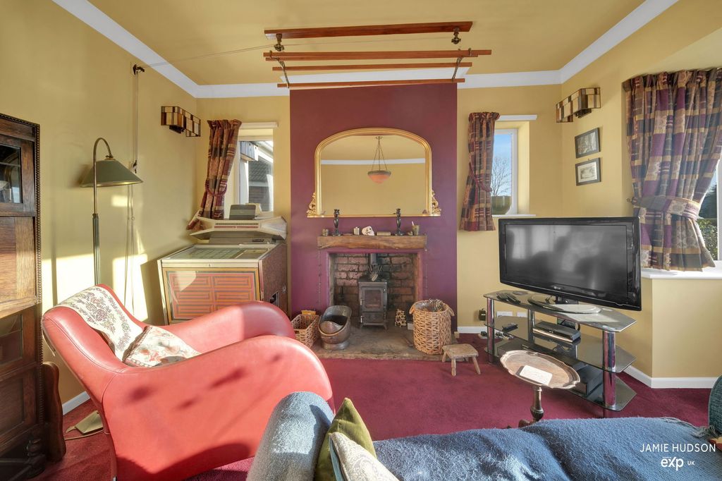 Property photo 2 of 19