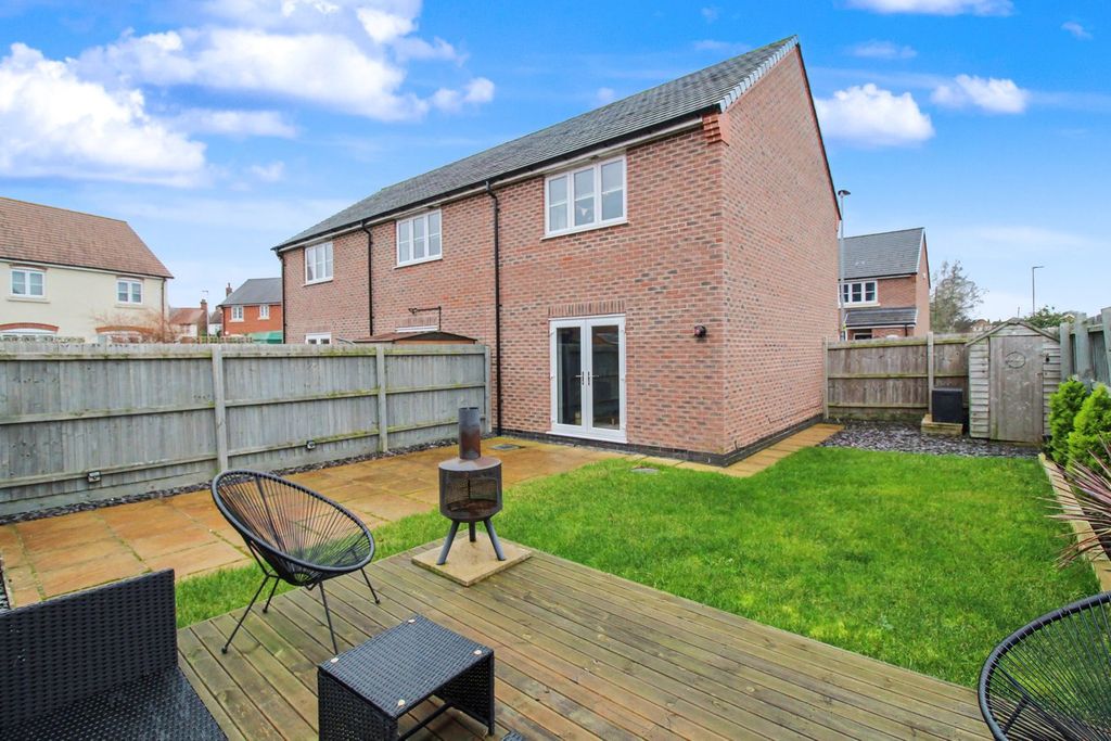 Property photo 2 of 17