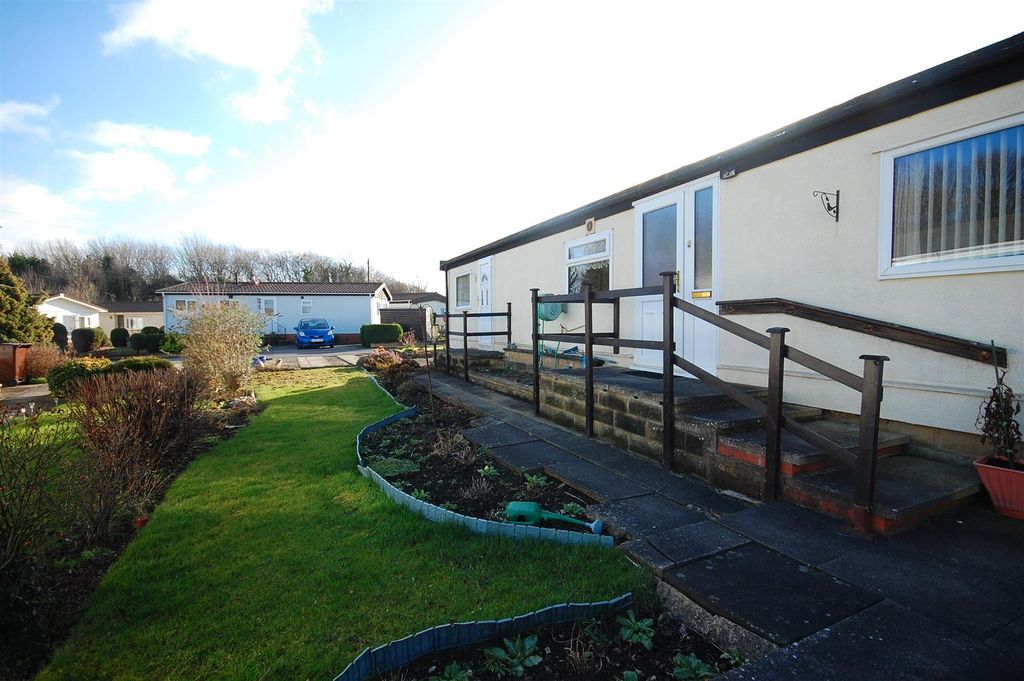 Property photo 2 of 9 29Newfielddrivegarden.Jpg