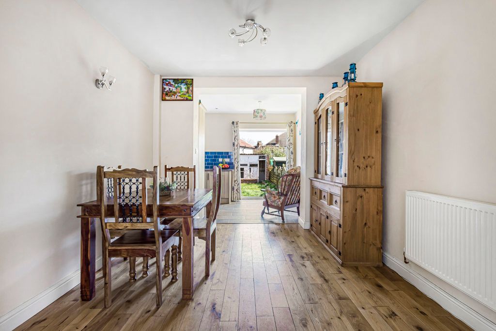 Property photo 3 of 14 Dining Room