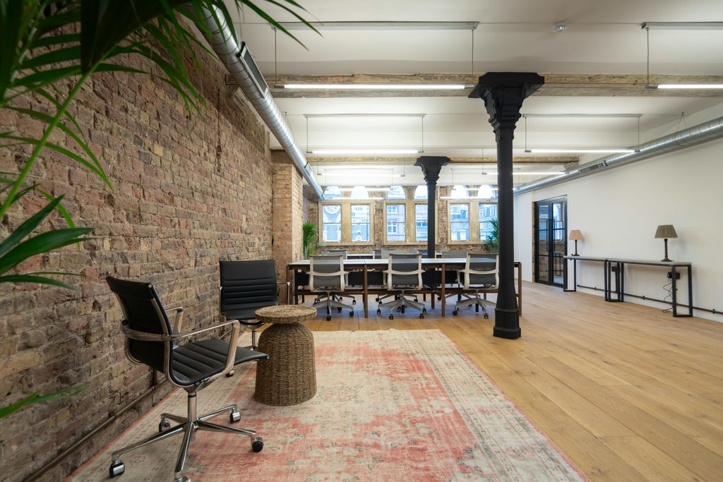 Property photo 1 of 25 3rd Floor Front