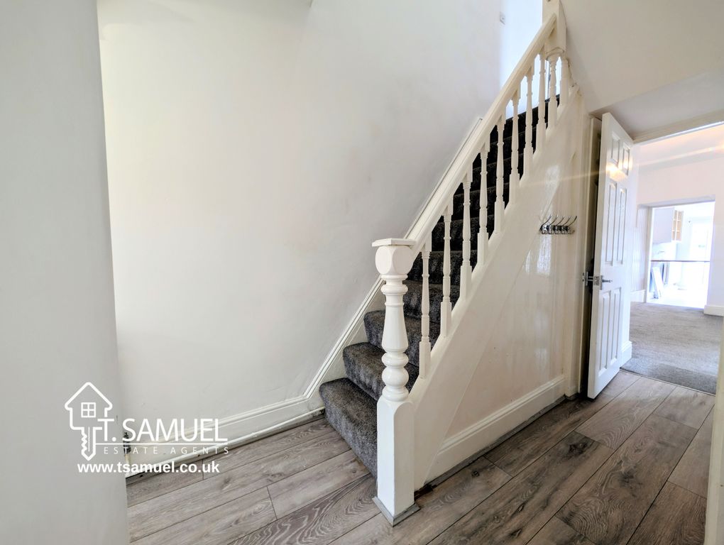 Property photo 3 of 37 Hallway