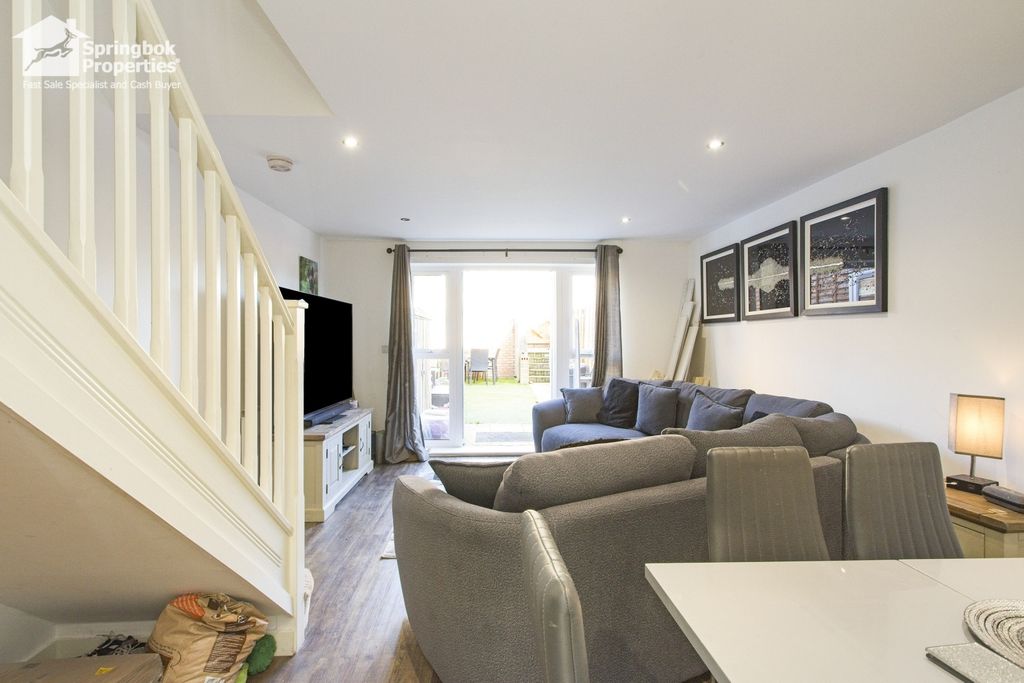 Property photo 3 of 17 Image 2