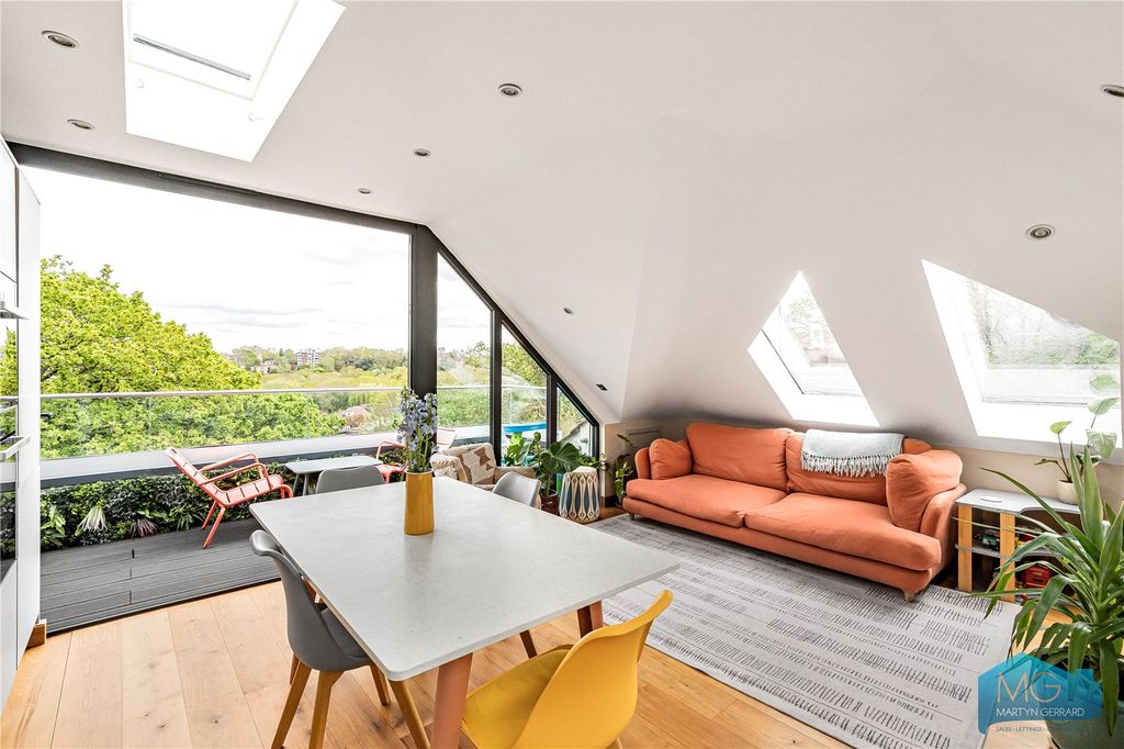 Property photo 2 of 28 Picture No. 38