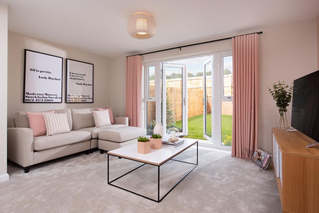 Property photo 2 of 9 Folkestone Lounge