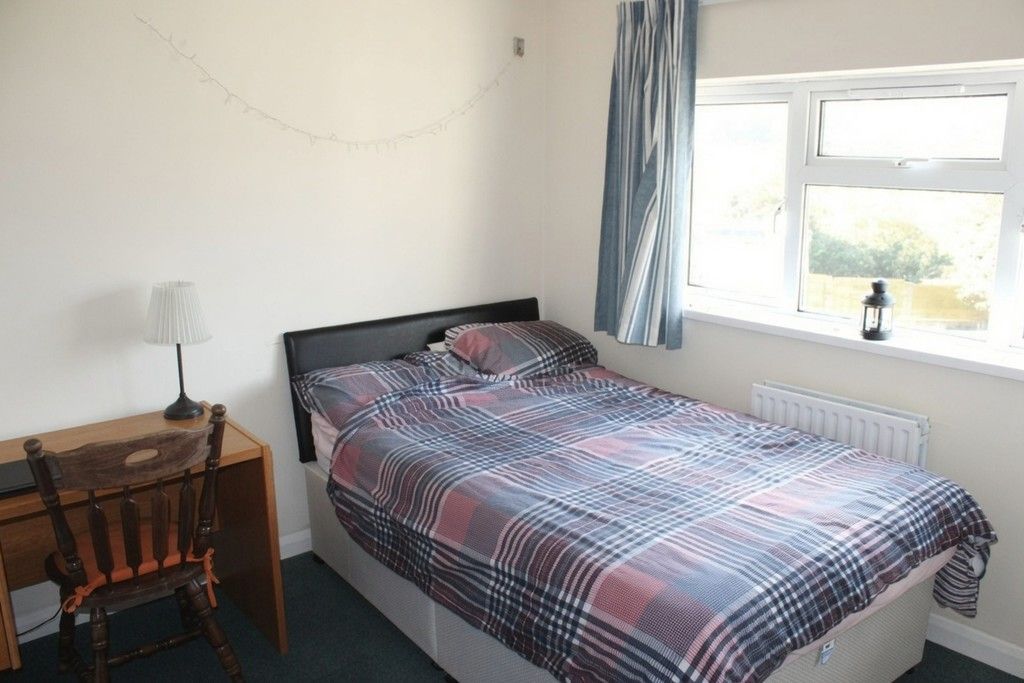 Property photo 1 of 4 69 Larchwood Room 6