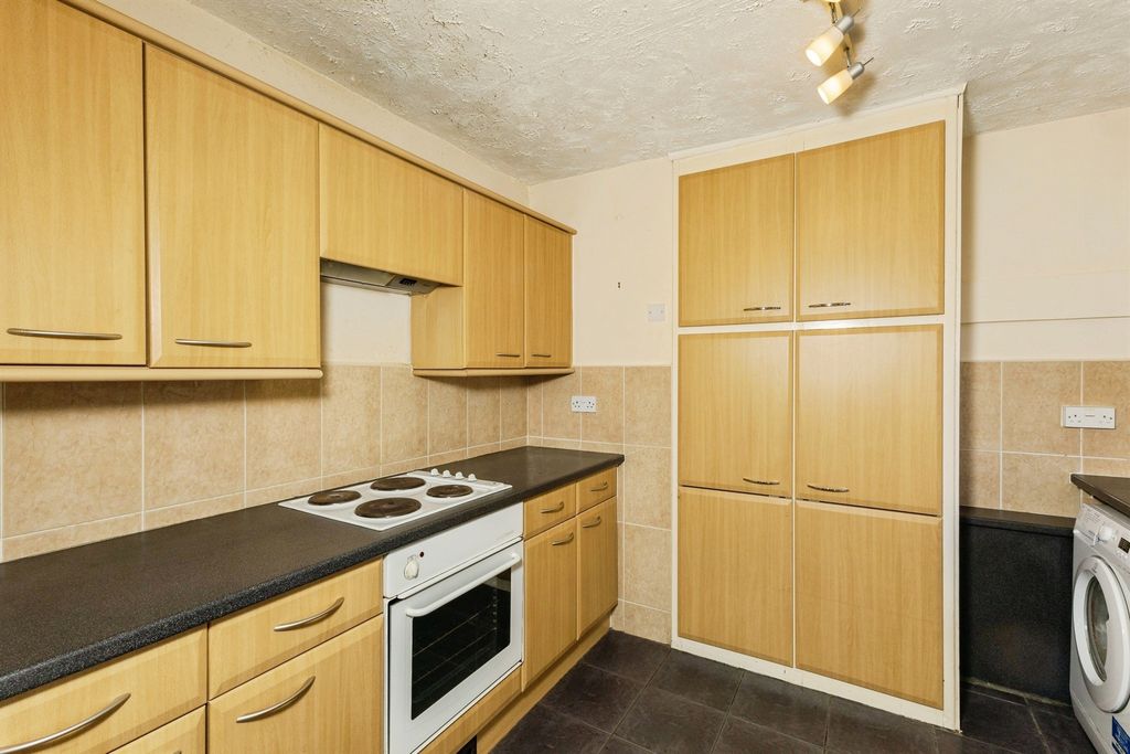 Property photo 3 of 17