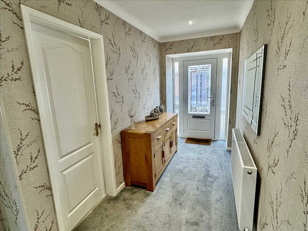 Property photo 2 of 11 L Shaped Entrance Hall
