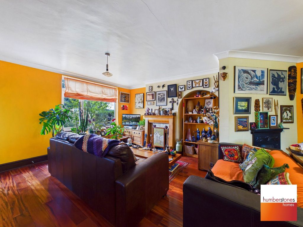 Property photo 2 of 14