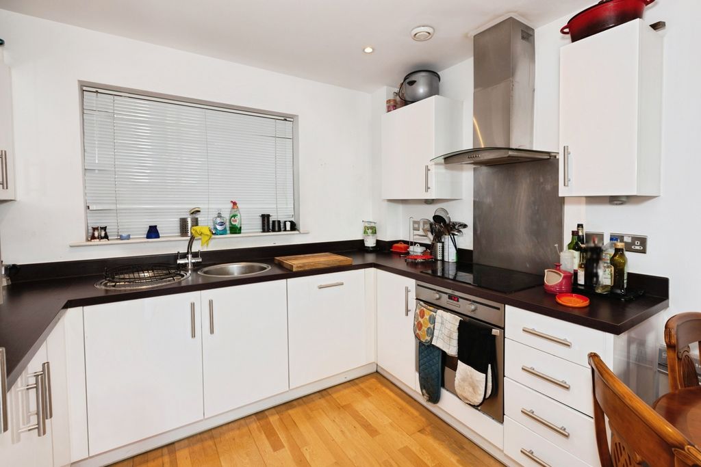 Property photo 3 of 14 Kitchen