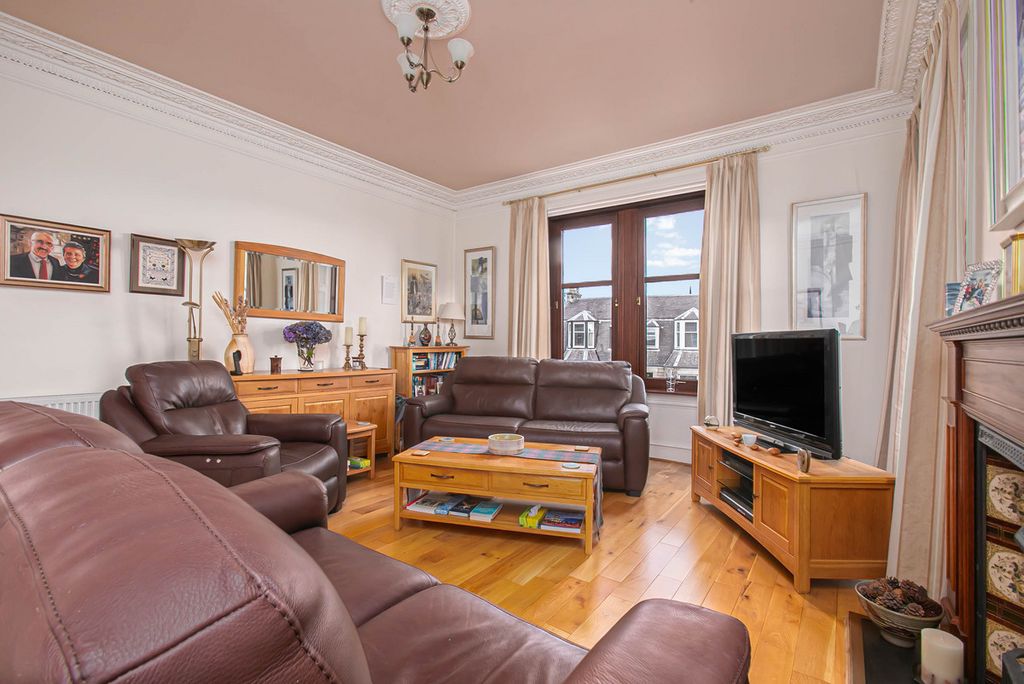 Property photo 2 of 36