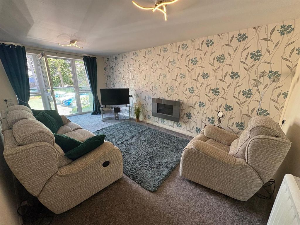 Property photo 2 of 16