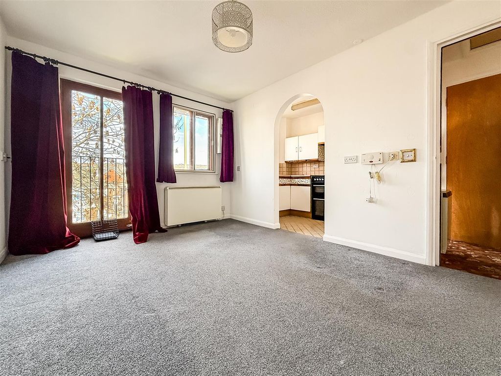 Property photo 2 of 11 Img_9098.Jpg