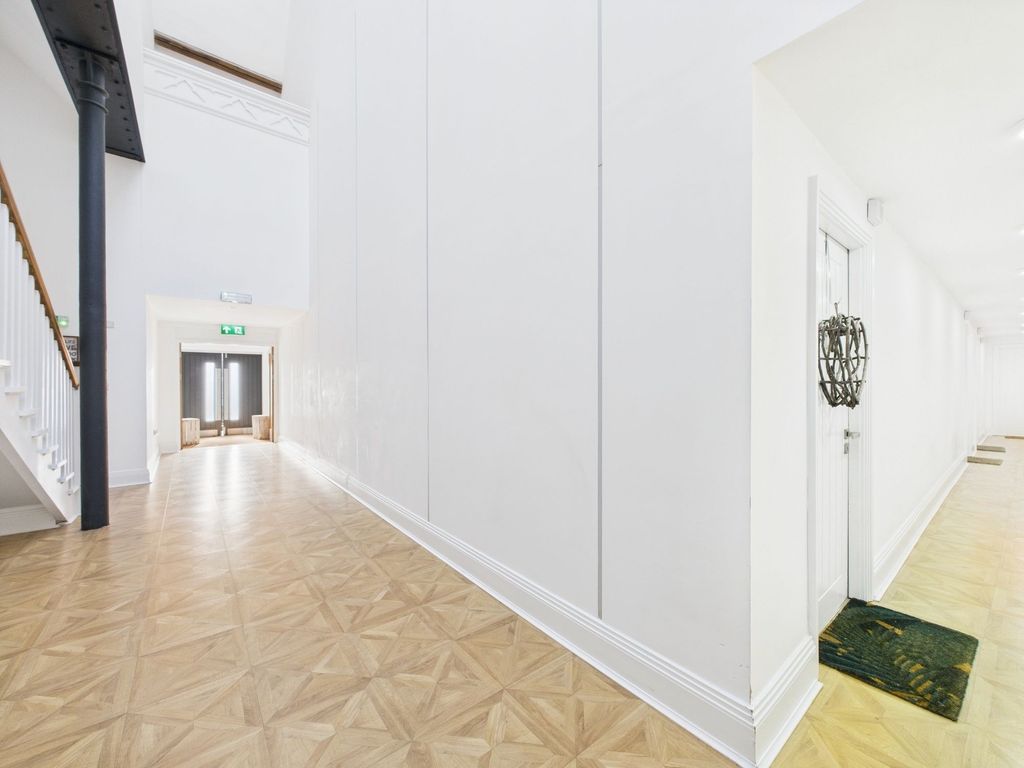 Property photo 3 of 27