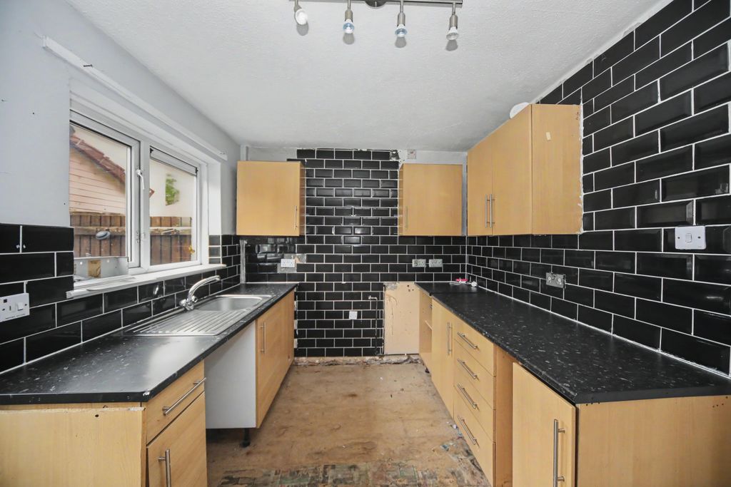 Property photo 3 of 17 17 Great Meadow, Astley Village, Chorley, Lancashire, Pr7 1st