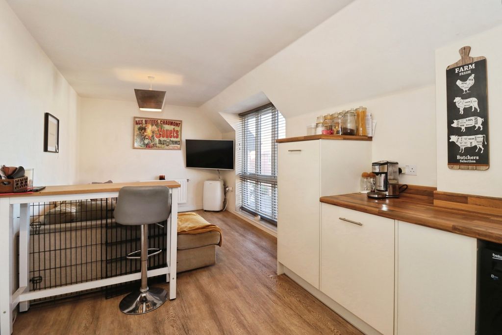 Property photo 2 of 11 Pbox-Img.Jpg
