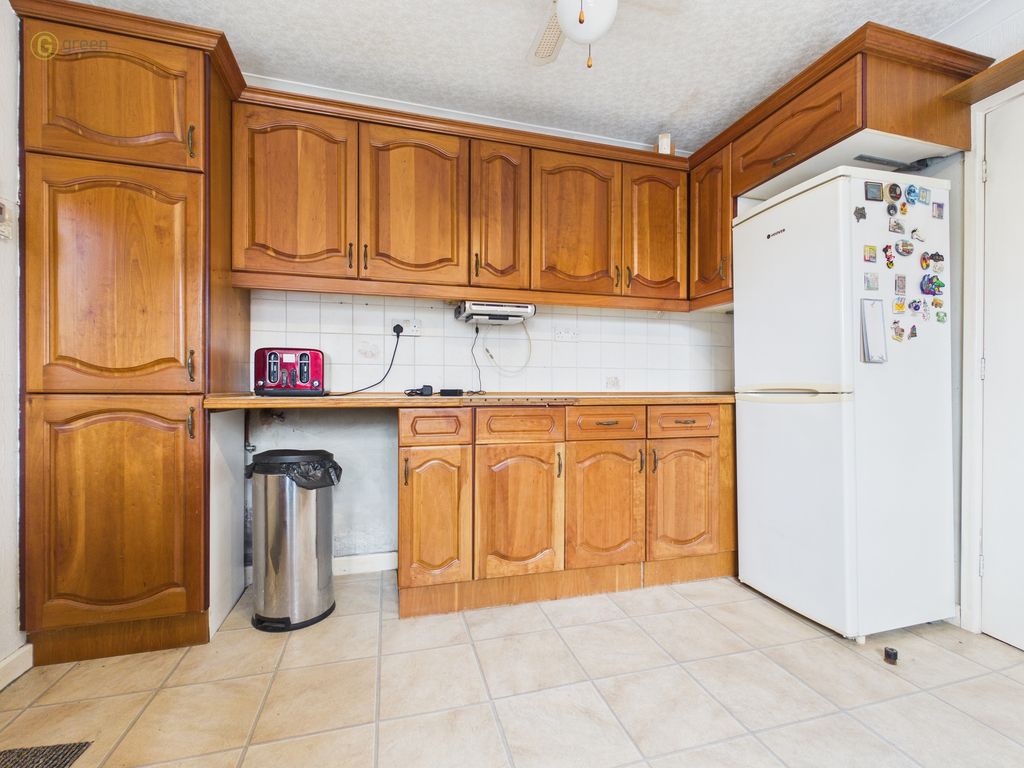 Property photo 3 of 33 Cam01332G0Pr0680Still010