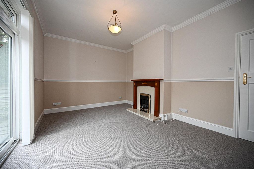 Property photo 2 of 10 Lounge