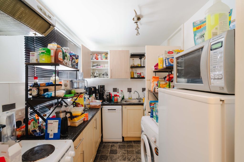 Property photo 3 of 7 1