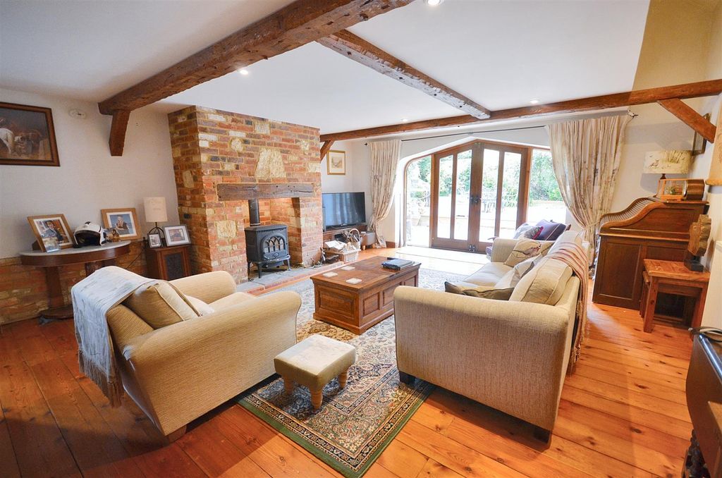 Property photo 3 of 15 Sitting Room