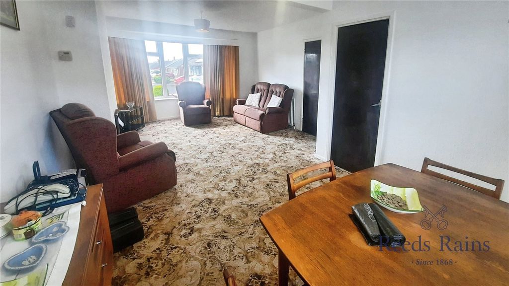 Property photo 2 of 15 Picture No. 30