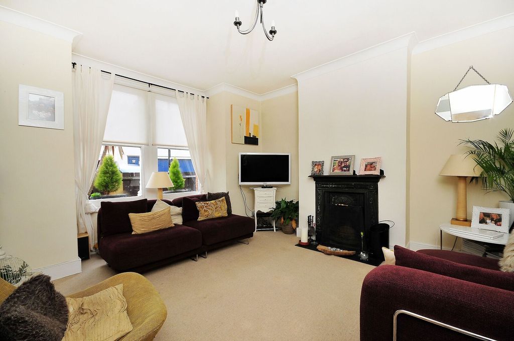 Property photo 1 of 7