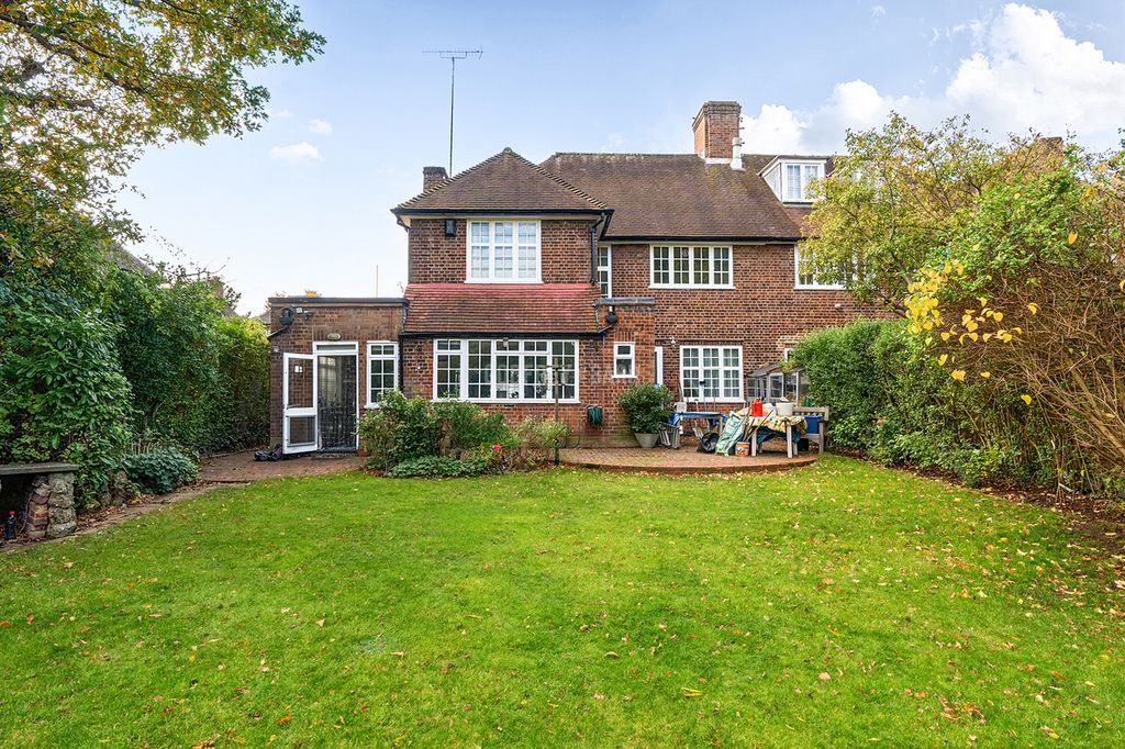 Property photo 3 of 17