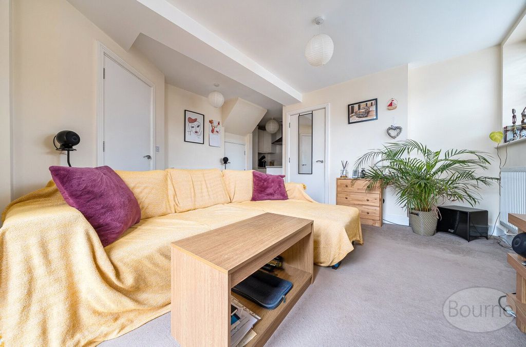 Additional image 19 of 2 bed flat for saleStation Road, Liphook, Hampshire GU30