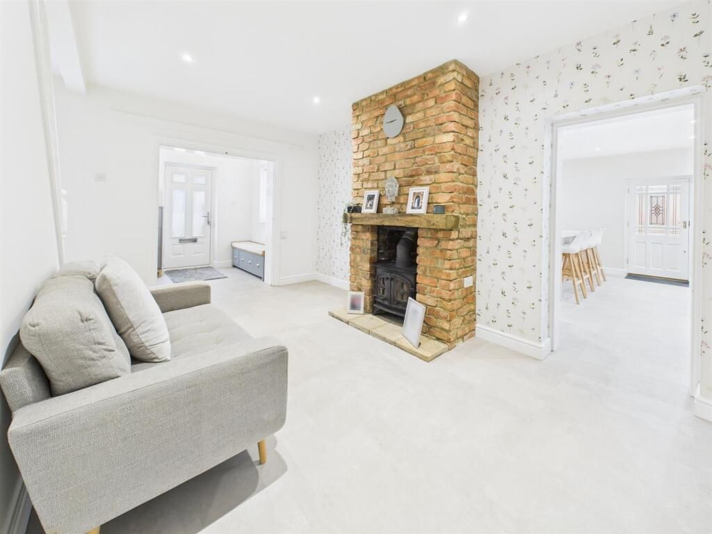 Property photo 3 of 39