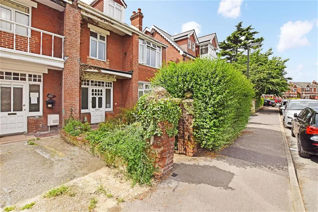 Apartment in Southampton, Hill - View 3