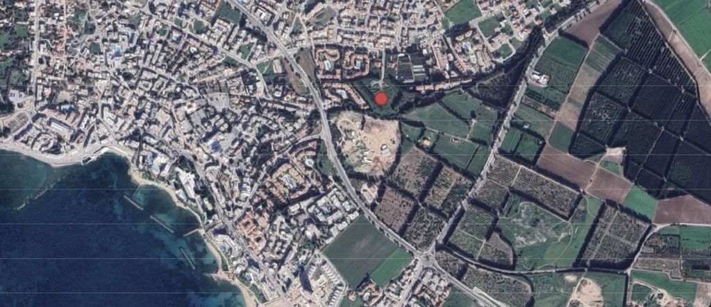 Property photo 2 of 17